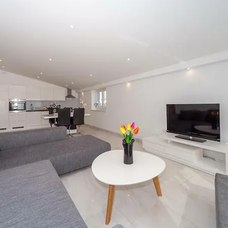 Antonio Biograd Na Moru